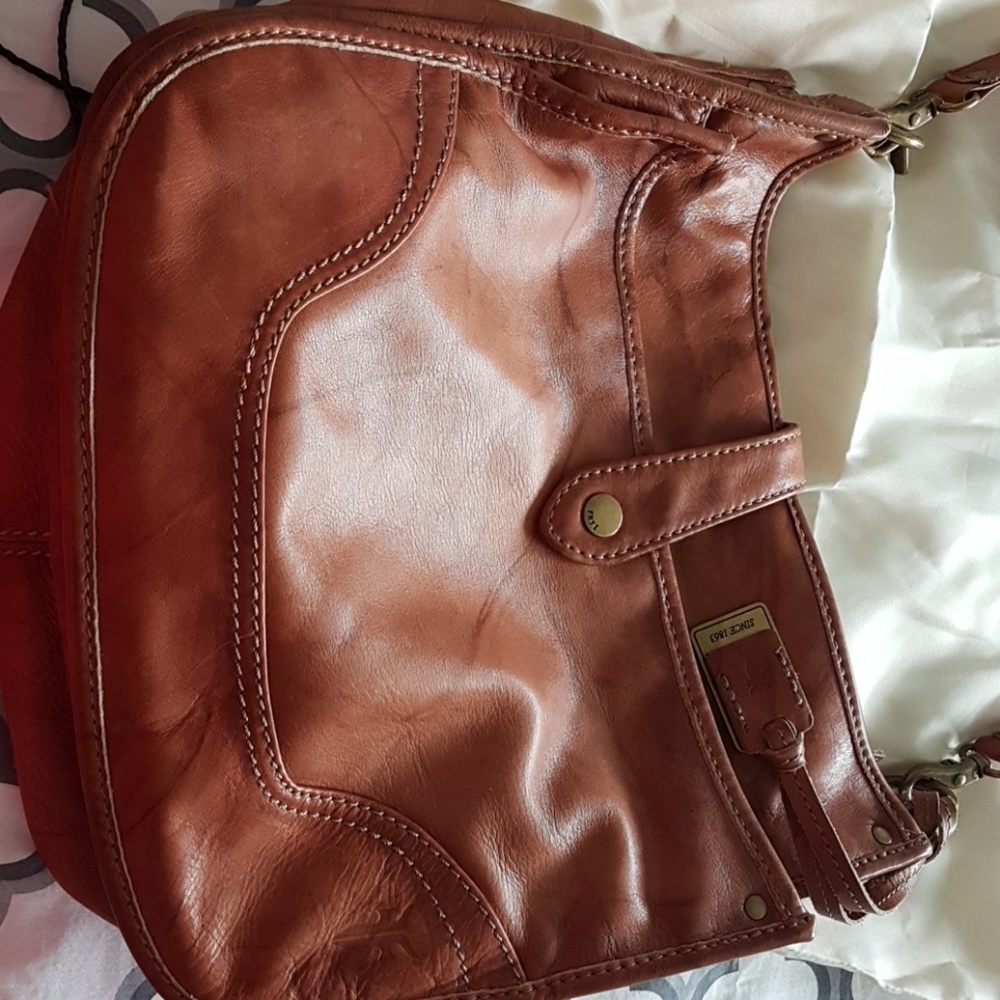 Brown leather, Frye, crossbody. Perfect condition